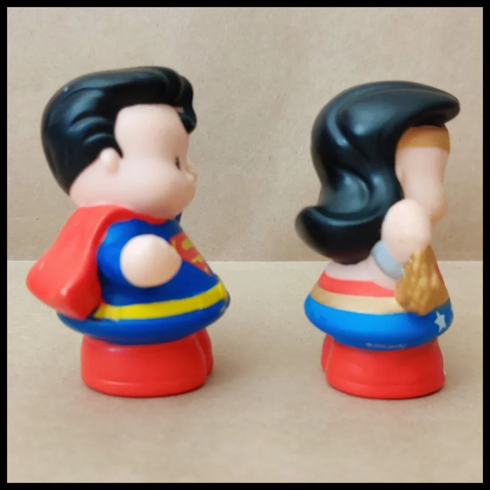 4x Fisher Price Little People -DC Heroes- Superman, Wonder Woman, Batgirl, Robin - Picture 3 of 15